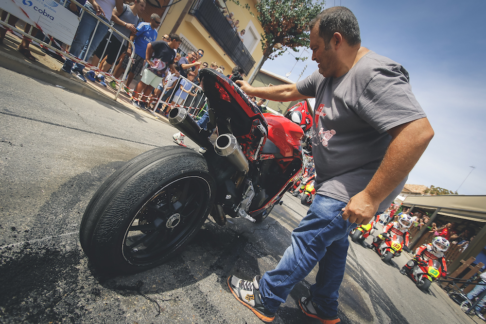 039 VILLAREJO DE SALVANES_EMILIO_ZAMORA_DUCATI_STUNT_TEAM_MOTOR_SHOW_ESPECTACULO_FREESTYLE_QUAD_MOTO_WHEELIE_STOPPIE_BURN OUT_MADRID_DIVERTIDO_DIVERSION_EXHIBICION_2017