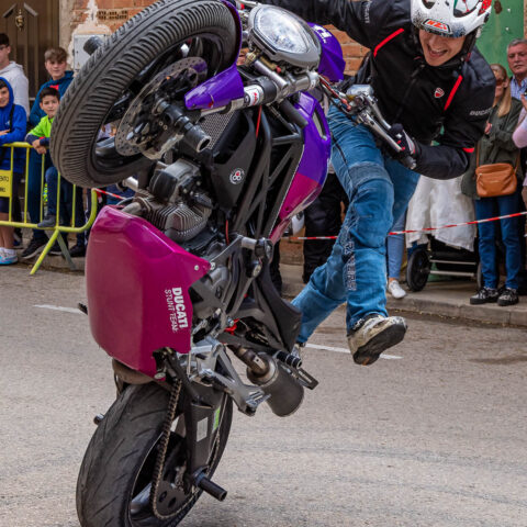 CASASIMARRO_DUCATI_STUNT_TEAM_EMILIO_ZAMORA_MOTOS_RUTAMOTERA_MOTOCICLISMO_FIESTA_33