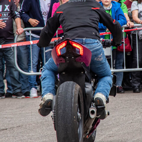 CASASIMARRO_DUCATI_STUNT_TEAM_EMILIO_ZAMORA_MOTOS_RUTAMOTERA_MOTOCICLISMO_FIESTA_66