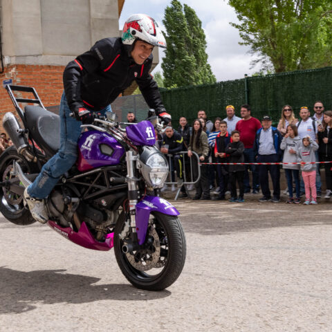 CASASIMARRO_DUCATI_STUNT_TEAM_EMILIO_ZAMORA_MOTOS_RUTAMOTERA_MOTOCICLISMO_FIESTA_9