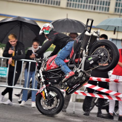 EXHIBICION_MOTO_DUCATI_STUNT_TEAM_EMILIO_ZAMORA_ABADIÑO_MATINEA_MOTOR_SHOW_2023_