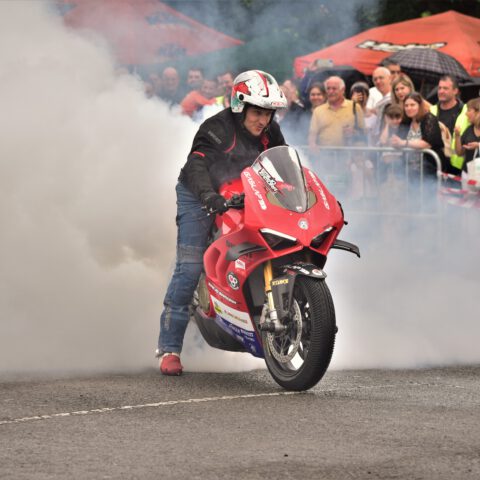 EXHIBICION_MOTO_DUCATI_STUNT_TEAM_EMILIO_ZAMORA_ABADIÑO_MATINEA_MOTOR_SHOW_2023_21