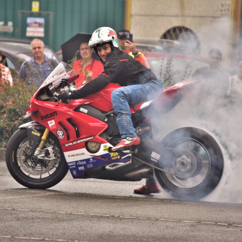 EXHIBICION_MOTO_DUCATI_STUNT_TEAM_EMILIO_ZAMORA_ABADIÑO_MATINEA_MOTOR_SHOW_2023_22