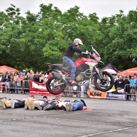 EXHIBICION_MOTO_DUCATI_STUNT_TEAM_EMILIO_ZAMORA_ABADIÑO_MATINEA_MOTOR_SHOW_2023_32