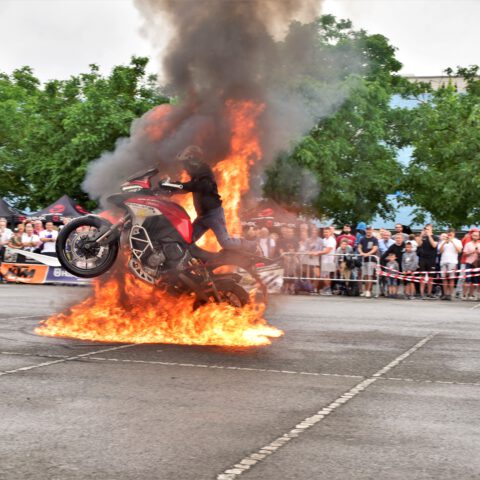 EXHIBICION_MOTO_DUCATI_STUNT_TEAM_EMILIO_ZAMORA_ABADIÑO_MATINEA_MOTOR_SHOW_2023_36