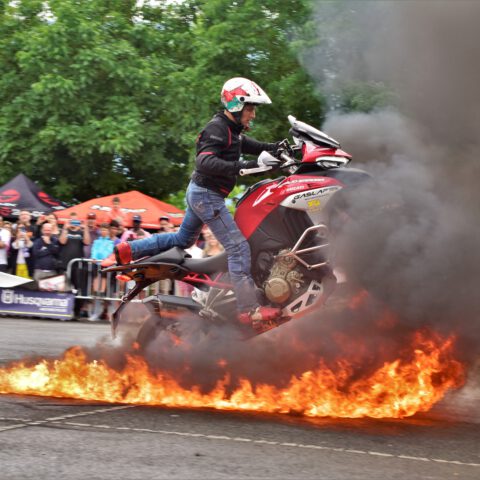 EXHIBICION_MOTO_DUCATI_STUNT_TEAM_EMILIO_ZAMORA_ABADIÑO_MATINEA_MOTOR_SHOW_2023_38