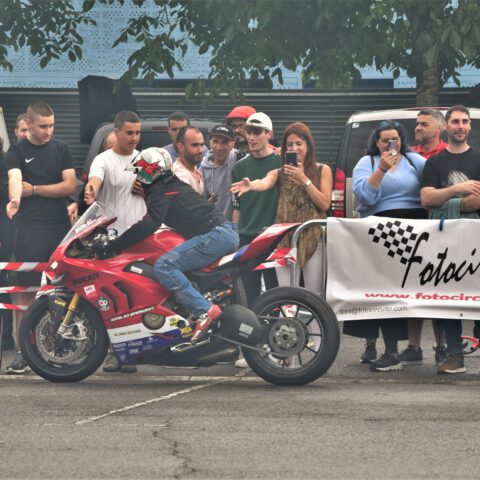 EXHIBICION_MOTO_DUCATI_STUNT_TEAM_EMILIO_ZAMORA_ABADIÑO_MATINEA_MOTOR_SHOW_2023_43