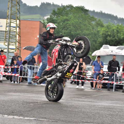 EXHIBICION_MOTO_DUCATI_STUNT_TEAM_EMILIO_ZAMORA_ABADIÑO_MATINEA_MOTOR_SHOW_2023_5