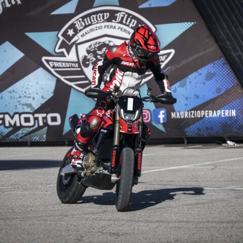 EICM32A2023_MOTOCICLISMO_FERIA_MOTOR_DUCATISTUNTTEAM_EMILIOZAMORA_EXHIBICION_DUCATI