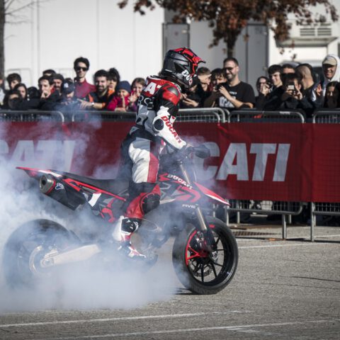 EICMA2023_MOTOCICLISMO_FERIA_MOTOR_DUCATISTUNTTEAM_EMILIOZAMORA_EXHIBICION_262