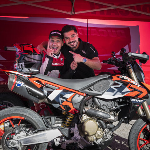 EICMA2023_MOTOCICLISMO_FERIA_MOTOR_DUCATISTUNTTEAM_EMILIOZAMORA_EXHIBICION_DUCATI10