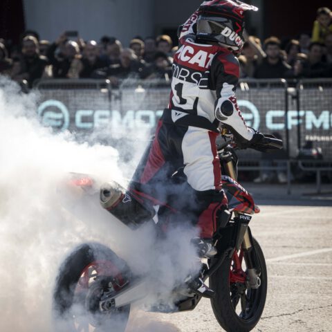 EICMA2023_MOTOCICLISMO_FERIA_MOTOR_DUCATISTUNTTEAM_EMILIOZAMORA_EXHIBICION_DUCATI17