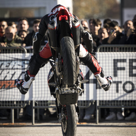 EICMA2023_MOTOCICLISMO_FERIA_MOTOR_DUCATISTUNTTEAM_EMILIOZAMORA_EXHIBICION_DUCATI27