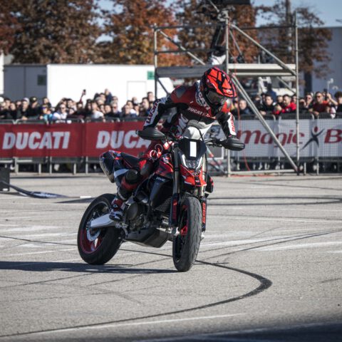 EICMA2023_MOTOCICLISMO_FERIA_MOTOR_DUCATISTUNTTEAM_EMILIOZAMORA_EXHIBICION_DUCATI28