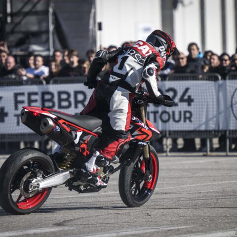 EICMA2023_MOTOCICLISMO_FERIA_MOTOR_DUCATISTUNTTEAM_EMILIOZAMORA_EXHIBICION_DUCATI29