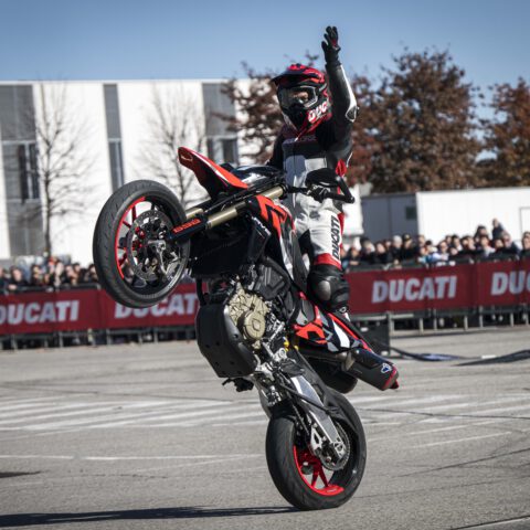 EICMA2023_MOTOCICLISMO_FERIA_MOTOR_DUCATISTUNTTEAM_EMILIOZAMORA_EXHIBICION_DUCATI42