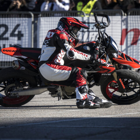 EICMA2023_MOTOCICLISMO_FERIA_MOTOR_DUCATISTUNTTEAM_EMILIOZAMORA_EXHIBICION_DUCATI47