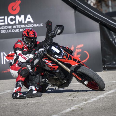 EICMA2023_MOTOCICLISMO_FERIA_MOTOR_DUCATISTUNTTEAM_EMILIOZAMORA_EXHIBICION_DUCATI66