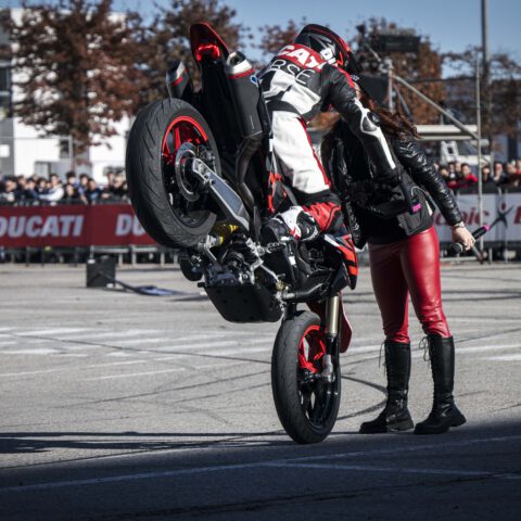 EICMA2023_MOTOCICLISMO_FERIA_MOTOR_DUCATISTUNTTEAM_EMILIOZAMORA_EXHIBICION_DUCATI81