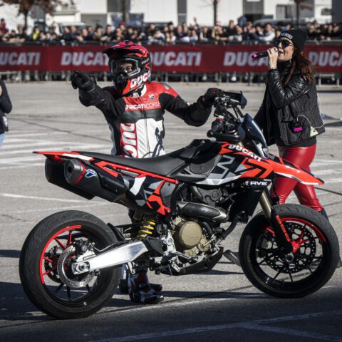 EICMA2023_MOTOCICLISMO_FERIA_MOTOR_DUCATISTUNTTEAM_EMILIOZAMORA_EXHIBICION_DUCATI82