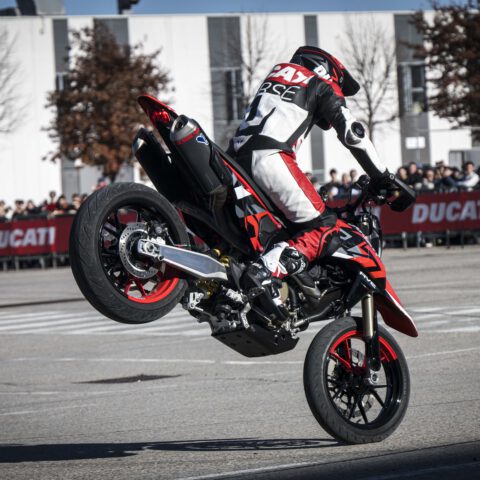 EICMA2023_MOTOCICLISMO_FERIA_MOTOR_DUCATISTUNTTEAM_EMILIOZAMORA_EXHIBICION_DUCATI89