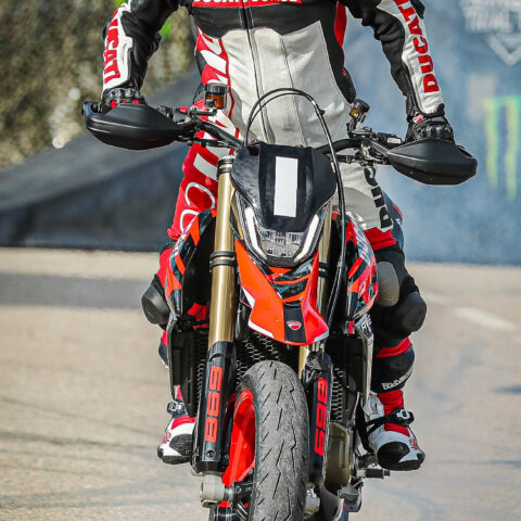 EICMA2023_MOTOCICLISMO_FERIA_MOTOR_DUCATISTUNTTEAM_EMILIOZAMORA_EXHIBICION_DUCATI9