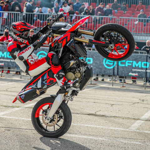 EICMA2023_MOTOCICLISMO_FERIA_MOTOR_DUCATISTUNTTEAM_EMILIOZAMORA_EXHIBICION_DUCATI_8